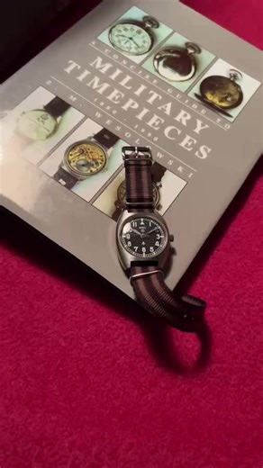 UNLIMITED4 軍用時計 on Instagram: "12月23日 偽物W10トノーにご注意下さい。 #mwc時計 #偽物にご注意ください #フリマ #オークション #偽物あるよ"