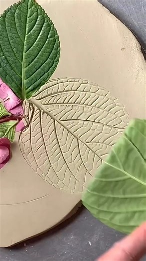 DI Clay Flower Painting Plate😍 #clayflowerart #Clayleafplate | Clay Art And Craft