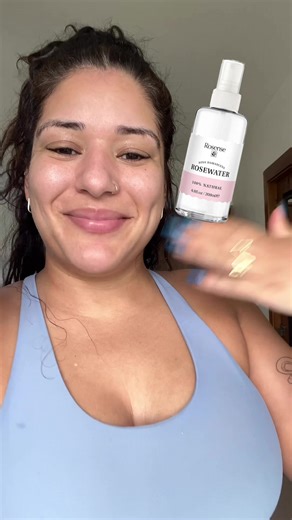 GRWM for a 7K: laces tied, playlist loaded, sunscreen on — let’s crush this run. ✨🏃‍♀️ Products I’m using: @oldnavy @bodyglide @rosense.de @cetaphil @shiseido_corp @alamaisonsoaps @officialbyredo #JucliseSocks @nike #cxkheaphones @amazon #runnergirl #RD #parati