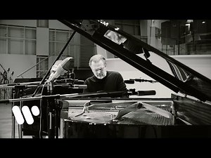 Sebastian Knauer plays Thomas Newman: Shoulder Length (Solo Piano Version)