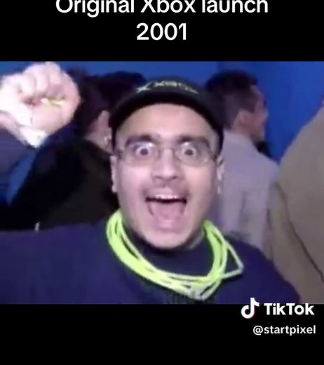 Original Xbox launch at Toys'R'Us - November 2001 Lancement de la Première XBox novembre 2001 #xbox #fyp #nostalgie #vintage #2000s