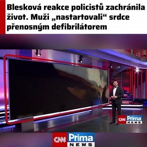 Více o neuvěřitelné záchraně ZDE: https://iprima.tv/3ZfcUgp Sokolovští policisté zachránili život 53letému muži. Zastavilo se mu srdce. Policejní hlídka proto začala s oživováním, použili i přenosný defibrilátor. Ten zafungoval a muž následně skončil v péči lékařů. | CNN Prima NEWS