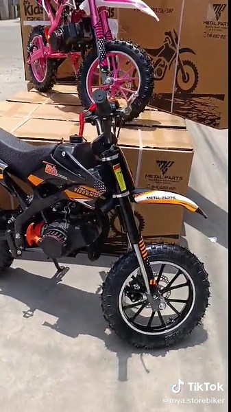 🔥 ¡YA LLEGARON LAS MINI MOTOS CROSS! 🔥 La importación que todos estaban esperando. Mini motos cross totalmente nuevas, potentes y listas para que los peques vivan su primera experiencia sobre dos ruedas. 🏍⚡ ✨ Características destacadas: ✔ Diseño deportivo y resistente ✔ Motor potente ideal para aprendizaje ✔ Colores disponibles: azul, rojo, negro,naranja,rosado y amarillo ✔ Perfectas para niños y jóvenes amantes de la aventura 💥 Disponibilidad inmediata — llévate la tuya hoy mismo. 📍 Visíta