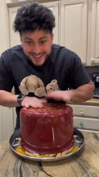 What’s Under The Pot 👀