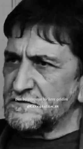 Exploring Grayscale Photography with Blurred Subjects