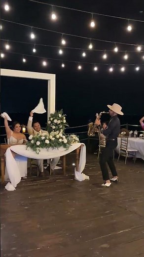 “Sara Perché Ti Amo” – Live Saxophone at Wedding Dinner | Cancun Wedding Party 🎷