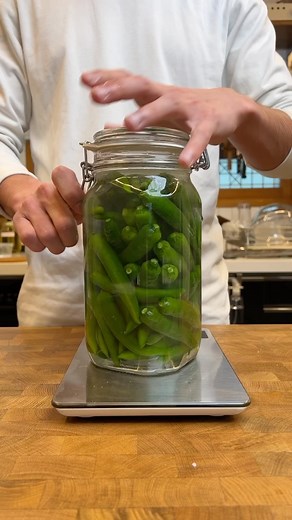 How to ferment *almost* anything (make sure to check if it’s safe to ferment first) This is my go to method to ferment basically anything in a brine For the brine: Weight of jars contents x 0.03 = weight of salt required For example: Weight of chilies water = 700g So then the calculation would be 700 x 0.03 = 21g of salt #fermentation #guide #fermenting #foodreels #foodpreservation #johnnykyunghwo #chilli | Johnny KyungHwo