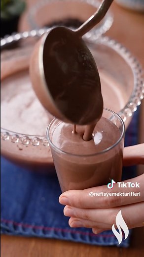 Efsane Çikolata Soslu Islak Kek Tarifi