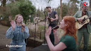 "Toen we wel even mochten in de zomer, voelde ik meer dan ooit hoe belangrijk theater is" | NPO Start