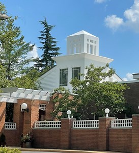 About Us - Lynn House