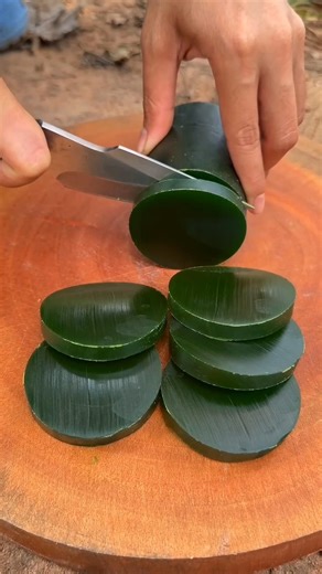 Survival Skills Mom Shows How to Make Soap and Water in forest #Camping #bushcraft #useful