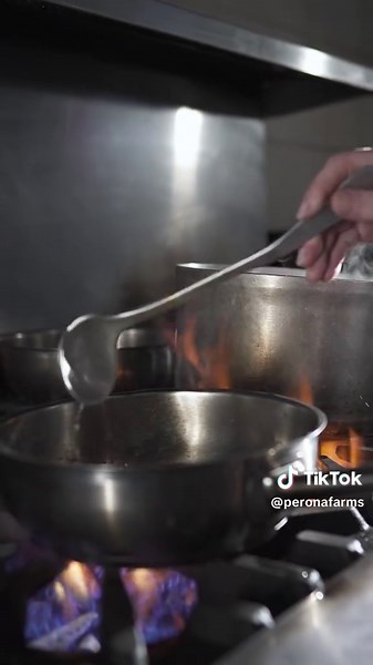 Fall risotto, crafted with care 👨‍🍳🤍 From farm-fresh ingredients to the chef’s final stir, this is what wedding day comfort looks like 🥄✨ Video by @brandon.michael.productions #njweddingvenue
