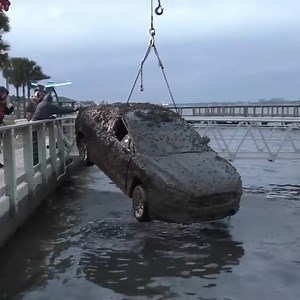 325K views · 4.3K reactions | We travel to Daytona, Florida to assist in searching for missing person, Robert Heikka. We ended up finding a car near a boat ramp. The police pulled it out. #towtruck #stolen #police #crash | Exploring with the Nug | Facebook