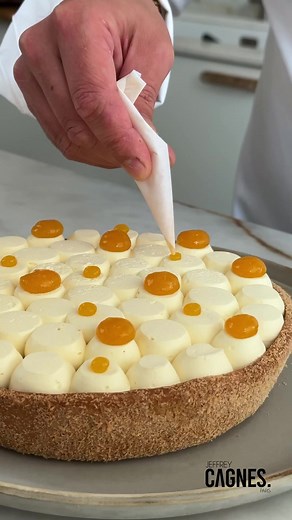 18K views · 672 reactions | La tarte exotique pour les amoureux de fruit de la passion et de mangue 省省省省省省省 #jeffreycagnes #tarteexotique #pochage | Jeffrey Cagnes | Facebook