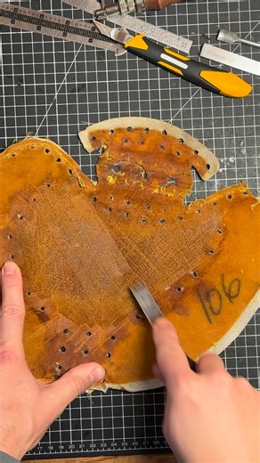 Ivan “Pudge” Rodríguez… 296 BA, 2,844 hits (most by a catcher), 311 HRs, 1,332 RBIs. 14× All-Star • 13× Gold Gloves • 1999 AL MVP • 2003 World Series Champ • MLB record 2,427 games caught. One of the greatest catchers ever. (And one my all-time favorites) | Leather and Lumber Co.