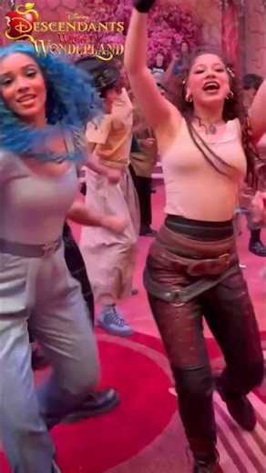 Descendants: Wicked Wonderland - Backstage 🎬 #descendants #Descendants:WickedWonderland #disney