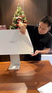 67K views · 1K reactions | Vậy là Giáng Sinh cũng không được nghỉ   #AppleMacPro #ProDisplayXDR #ThamTuKien | Victor Vu | Facebook