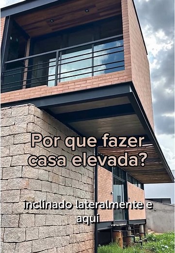 Você construiria uma casa elevada? 🤔 Por: @entrepramorar e @arq.teto.paulo •───────────────────────• #arq_designer #arqdesigner #grupoarqdesigner