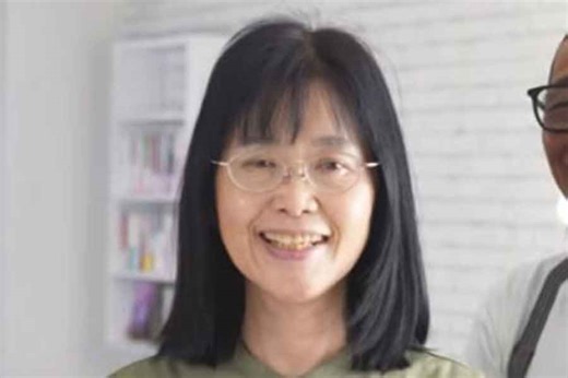 「こんなに変わります？」「驚きしかないです」　年齢で下がるまぶたに悩む女性→悩み解消でエレガントに大変身！　ビフォーアフターに称賛の声