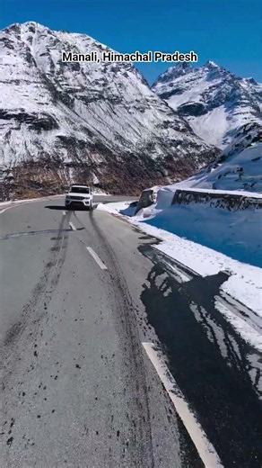 manali, india in winter where all ices