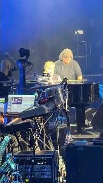 Paul McCartney PIANO MALFUNCTION/LET ‘EM IN - 11/24/25 Chicago, IL United Center 2025 GOT BACK TOUR
