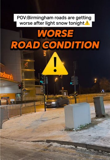 It’s snowing a bit tonight, and the roads are getting worse. Drive safe and take extra care if you’re going out ❄️🧊⚠️ #birmingham #brum #snow #snowfall