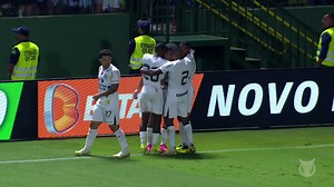 ¡GRAN VICTORIA! Goiás Esporte Clube dio el golpe y le quitó el invicto a Botafogo luego de 5 fechas. Te compartimos lo mejor del partido. Goiás Esporte Clube beat Botafogo, which had not lost 5 rounds ago. We share the best of the game. | Brasileirão Play