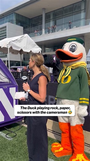 298K views · 8.6K reactions | Just Jenny Taft trying to do her job and the Duck playing a game of rock, paper, scissors with the cameraman 藍藍 Sponsored by Coca-Cola #ad #CokePartner | College Football on FOX | Facebook