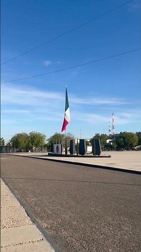 Se levanta en el mástil mi bandera! #bajacaliforniasur #lapaz #defensa #patria