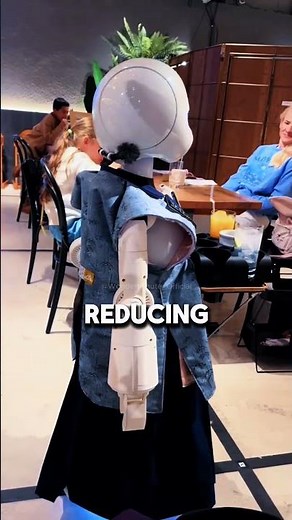 This Robot Waiter Is Changing Restaurants 🤖🍜