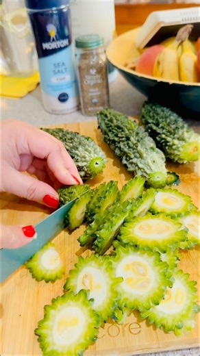 Speed-Up Slicing 8X the speed #asmr #shorts #viral #viralvideo #satisfying #fun #slicing #ampalaya