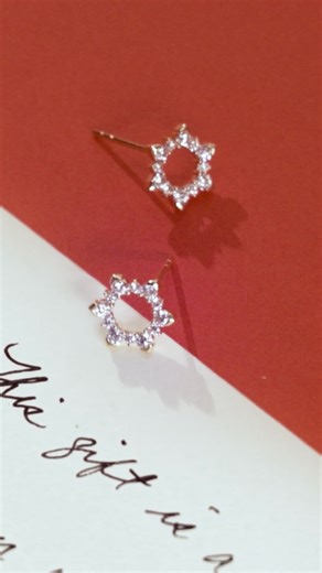 3.2K views · 21 reactions | Your light, in full burst. Mark your big wins with our new Aerial Sunburst Earrings, and keep on shining. Your first Hearts On Fire diamond awaits at the link in bio. #HeartsOnFire #MyFirstHeartsOnFire | Hearts On Fire | Facebook