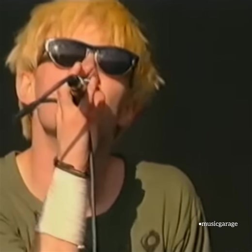 396K views · 18K reactions | Radiohead - Creep ❤️ | Music garage | Facebook