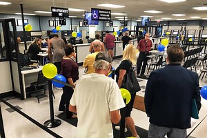 Quiénes pueden sacar la tarjeta de identificación gratis en California: cómo hacer el trámite