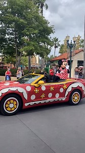We're saying hi to Mickey and pals in Disney's Hollywood Studios! What would you be doing if you were in the Disney Parks today? | AllEars.Net