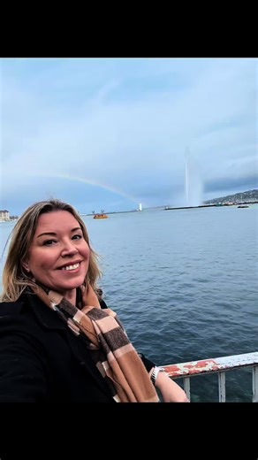 A stroll through Geneva 🇨🇭 on a rainy winter day ☔️ where the iconic « Jet d’Eau@ greeted me by the shore with a rainbow. From the Cathedral to the Old Town, and a touch of luxury window shopping, Geneva’s rich history and car-free streets offered peaceful charm. I savored a delicious quiet lunch and enjoyed the diversity of this vibrant Swiss city. #GenevaVibes #SwissWinter #JetdEau #OldTownGeneva #SwissLuxury