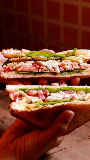 Leftover Chicken Sandwich 🥪 recipe 👇 Deets: 2 slices of bread, preferably white Lettuce of your choice (I used romaine) Tomato, sliced Roasted chicken, cut into small pieces Potato chips ( I used yellow lays) Compound butter ( recipe on my page. Check post 02.01.24) 2 slices chedder cheese Don't forget to season the tomatoes with salt. #chickensandwich #brunch #justanothercook | Just another cook