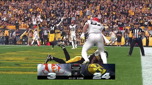 Mark Barron picks off Dalton's fourth-down throw for end-zone INT