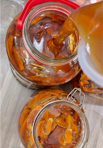 Cách Ngâm Mật Ong Hoa Cỏ Với Nghệ Tươi