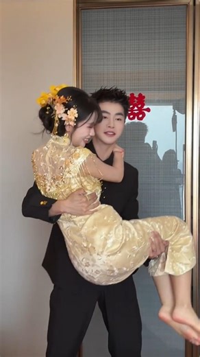 Beautiful Bride Door Game 😍 Funny Wedding Challenge Moments!#WeddingFun #BeautifulBride