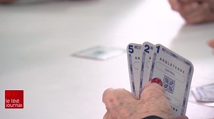 Poker, Bridge, 500... à chaque famille sa tradition. Dans la région de Bellechasse, sur la Rive-Sud de Québec, on joue au Joffre, un jeu de 32 cartes, vieux de plus de 100 ans et dont l'origine demeure nébuleuse. | ICI Québec