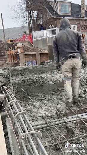 Pool steps: step 2 - rough cut and shaping #swimmingpool #poolconstruction #concrete #shotcrete