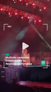 Claudia Leitte levanta o publico no Aterro da Praia de Iracema na noite desta quarta-feita(31). A cantora ja comecou a apresentacao com todos em coro, trazendo a energia do Carnaval de Salvador. Ao tocar 'Amor Perfeito', todos seguiram a letra a plenos pulmoes. Saiba mais detalhes no site. Link na bio. (Vídeo: Lucas Monteiro) #show #réveillon #anonovo #fortaleza #claudialeitte #DiáriodoNordeste #dn | Diário do Nordeste