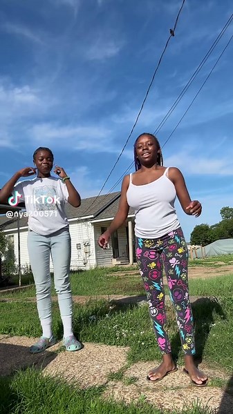 Dance Moves Tutorial: Right and Left Leg Steps