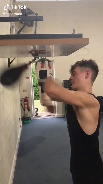 Showcasing Boxing Speed and Strength in Training