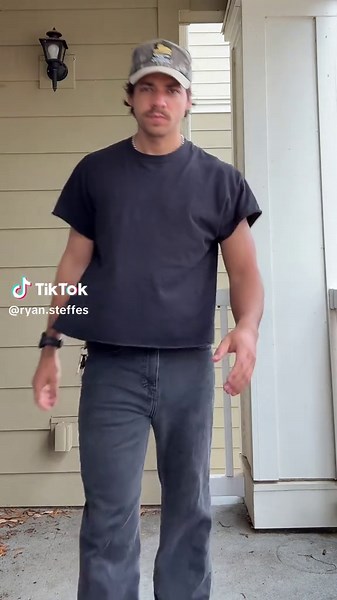 Vintage 70s Fashion: Black Outfit Inspiration