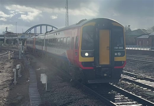 1N62 1226 East Midlands Railway class 158812/865. Crewe to Lincoln Central. Arriving in Derby #locomotives #class158 #eastmidlandsrailway #derby #railwaystation