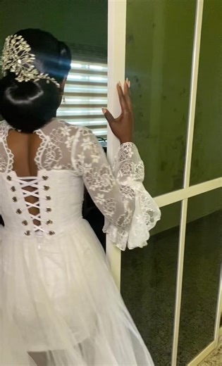 Elegant Wedding Day Preparations