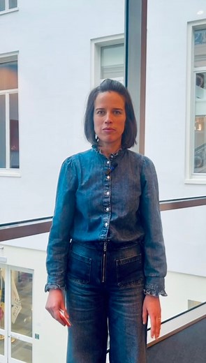 Nos aînés méritent du #Respect, et ça passe aussi par leur rendre accessibles divers services. Alors quand une banque, un cabinet médical, une compagnie aérienne ou un supermarché cherche à imposer l’usage d’une appli, alors que tout le monde n’a pas les codes ou les moyens pour l’utiliser, c’est une forme d’exclusion qui ne doit pas être tolérée, comme je l’ai fait comprendre au Parlement #fracturenumérique Groupe PS du Parlement de Wallonie | Valérie Dejardin