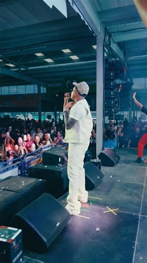 Today is my birthday…. #luisterlavoz #music #show